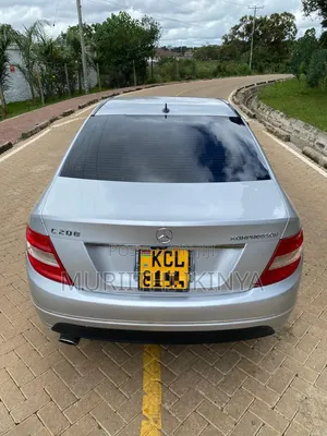 Mercedes-Benz C200 2011 Silver