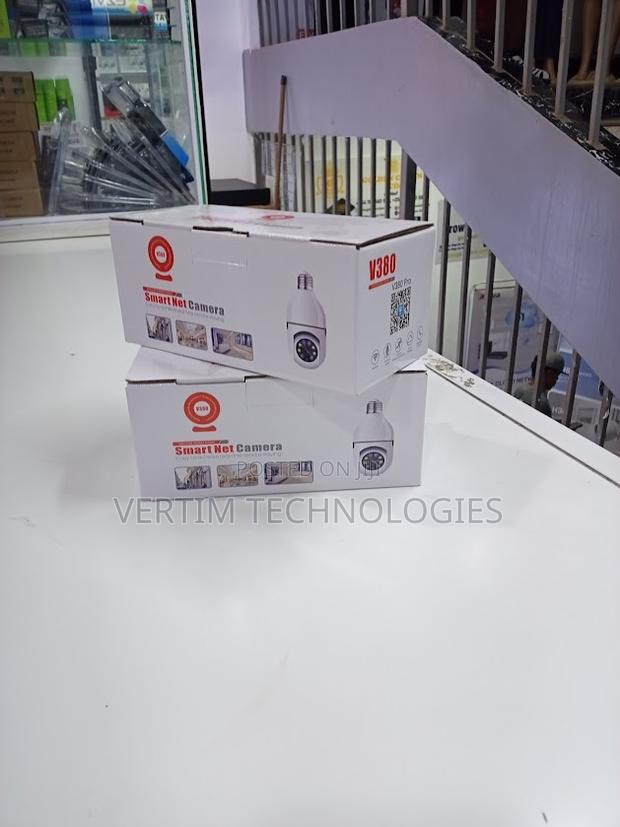 Bulb Wifi CCTV Camera With PTZ