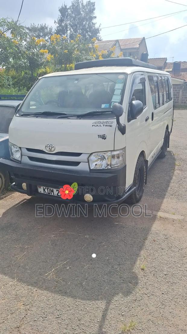 Toyota HiAce 2016 White - thumbnail 3