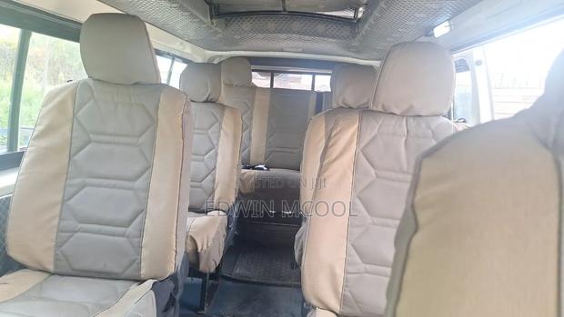 Toyota HiAce 2016 White - thumbnail 7