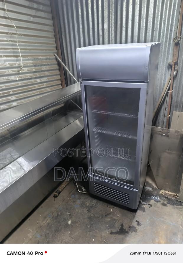 Display Fridge - main view
