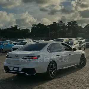 BMW 740 2024 Off white