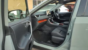 Toyota RAV4 Adventure 2019 Green