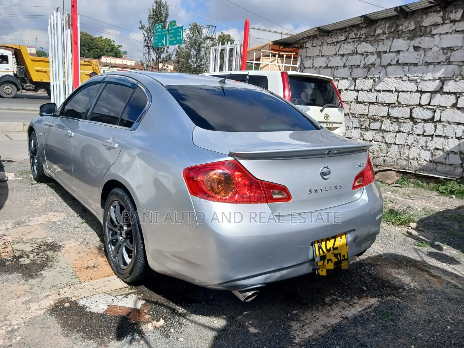 Nissan Skyline 2012 Gray