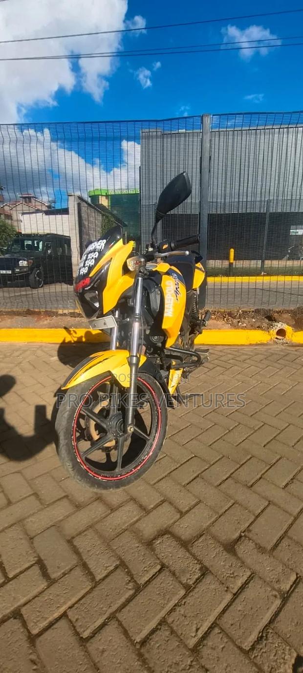 TVS Apache 160 4V 2023 Yellow - main view