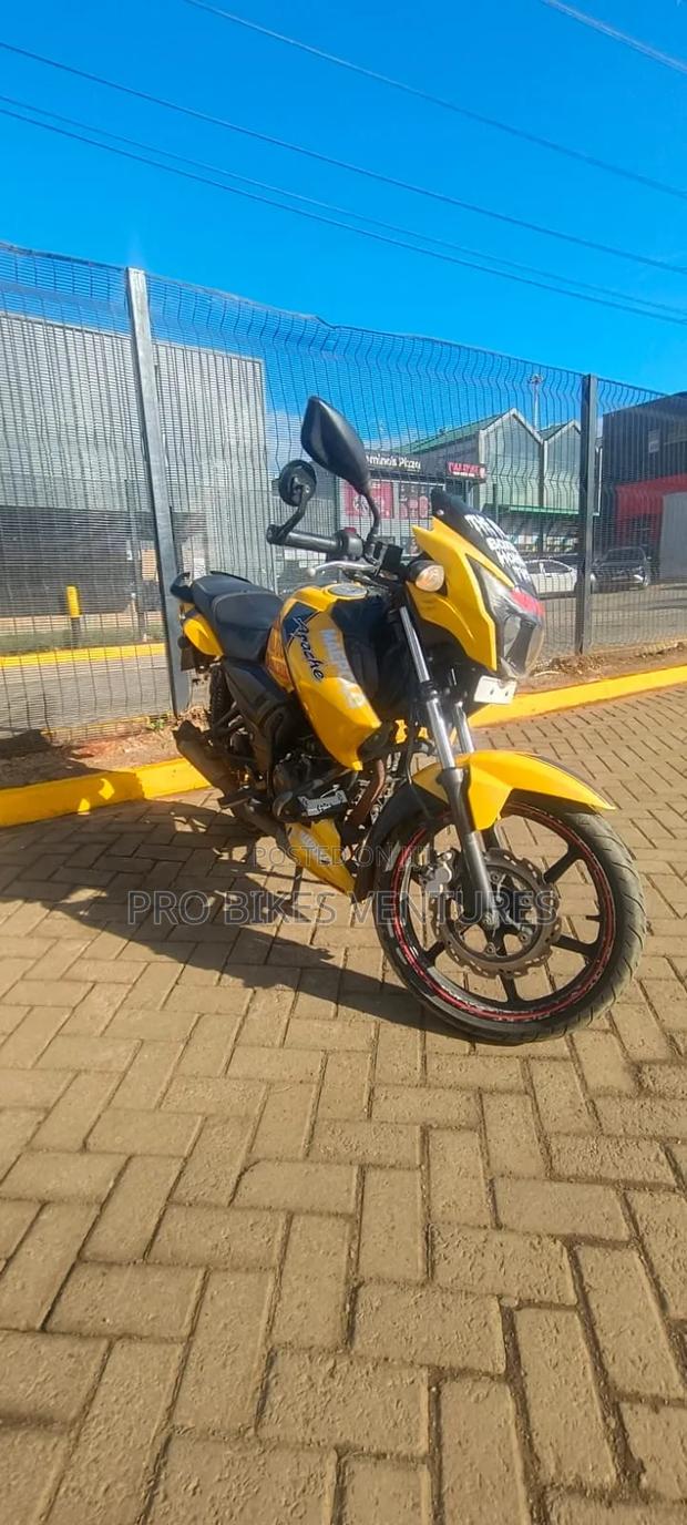 TVS Apache 160 4V 2023 Yellow - thumbnail 2