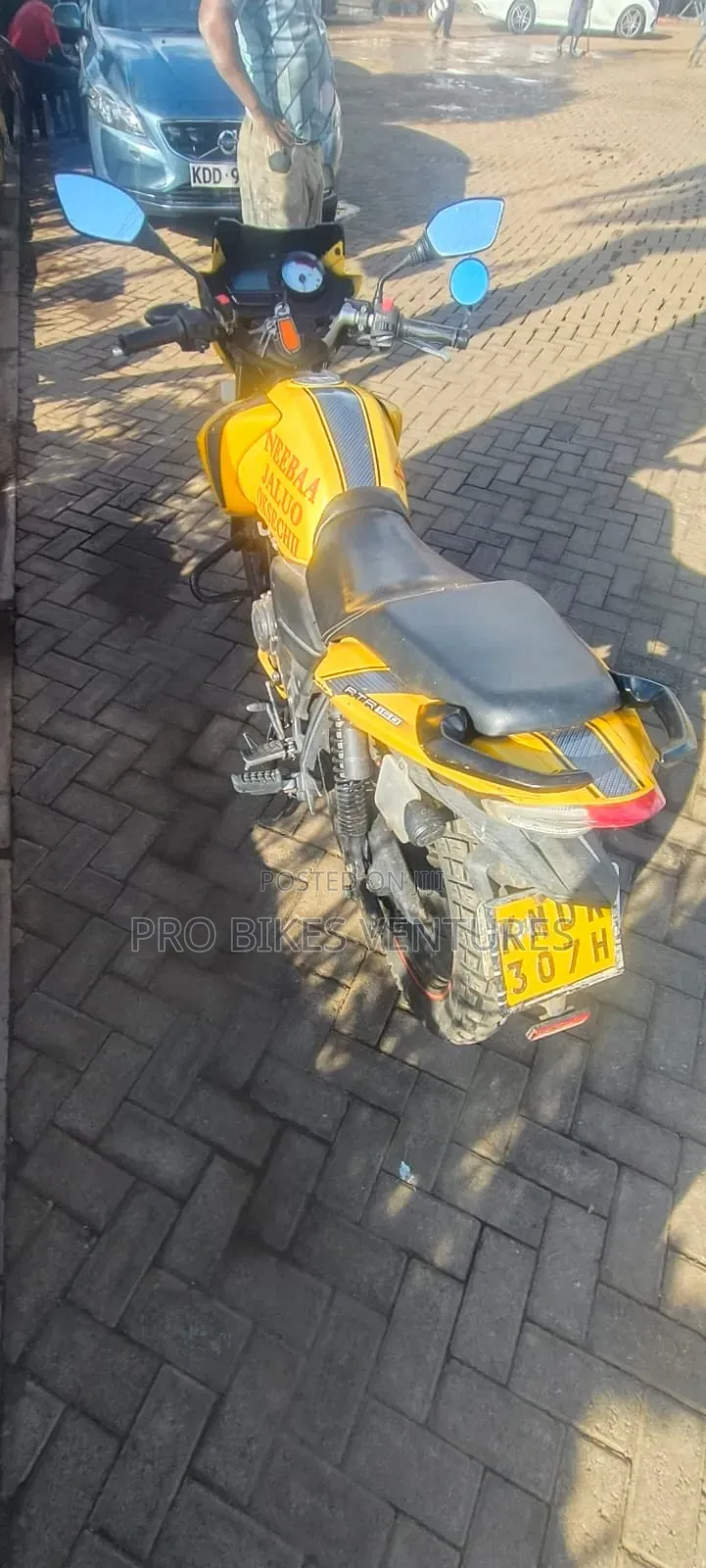 TVS Apache 160 4V 2023 Yellow