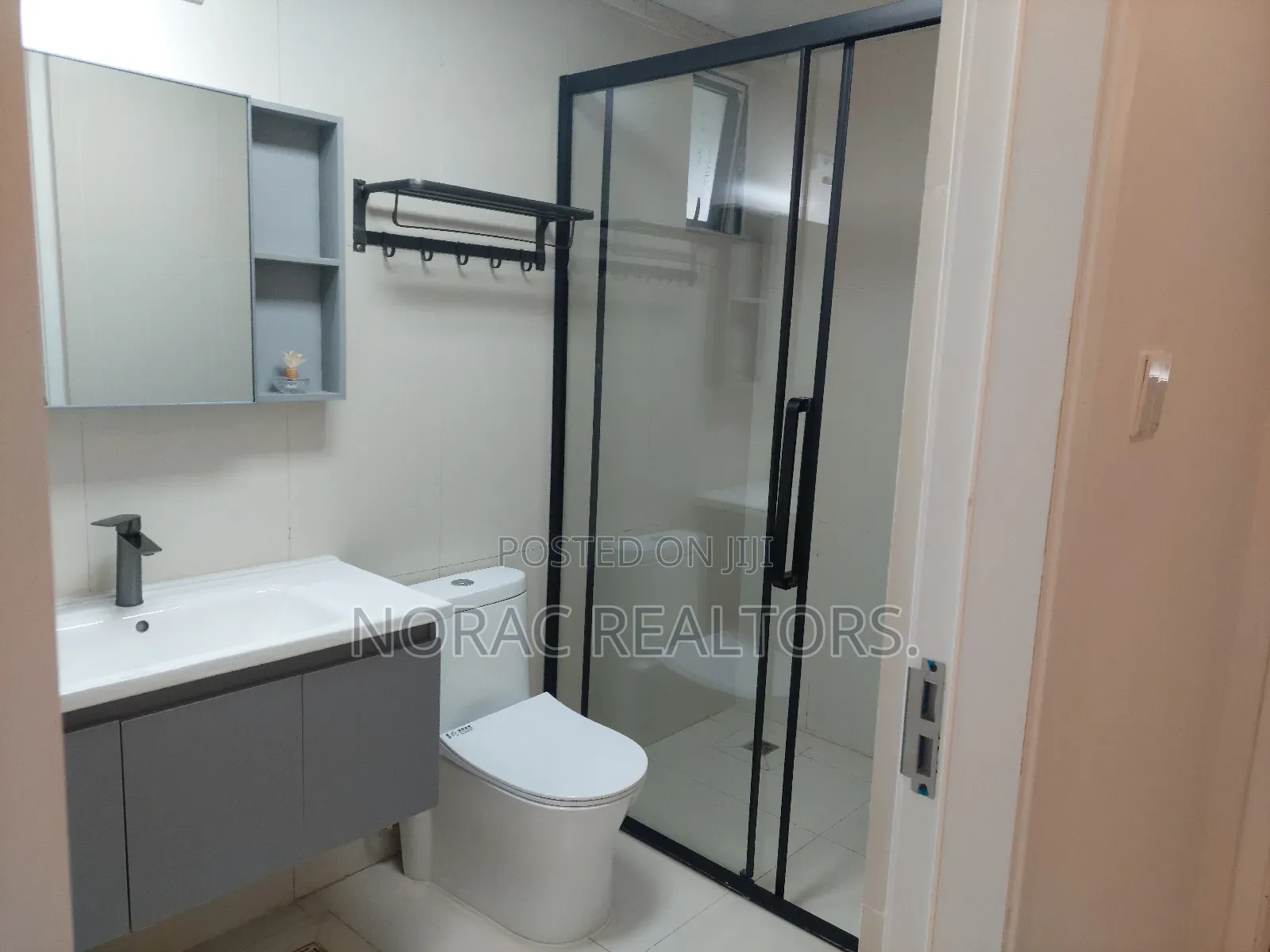 2bdrm Apartment in Amber Bay Apartment, Nairobi Central for sale