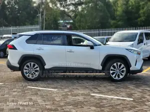 Toyota RAV4 2019 White