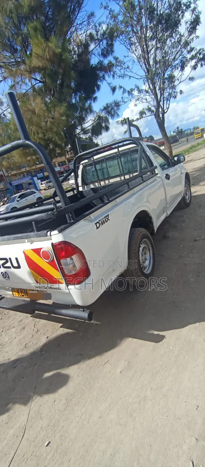 Toyota Hilux 2002 White