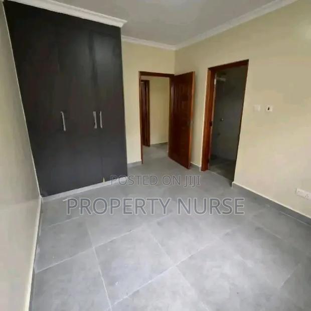 3bdrm Bungalow in Gateway Mall Area for sale - thumbnail 10