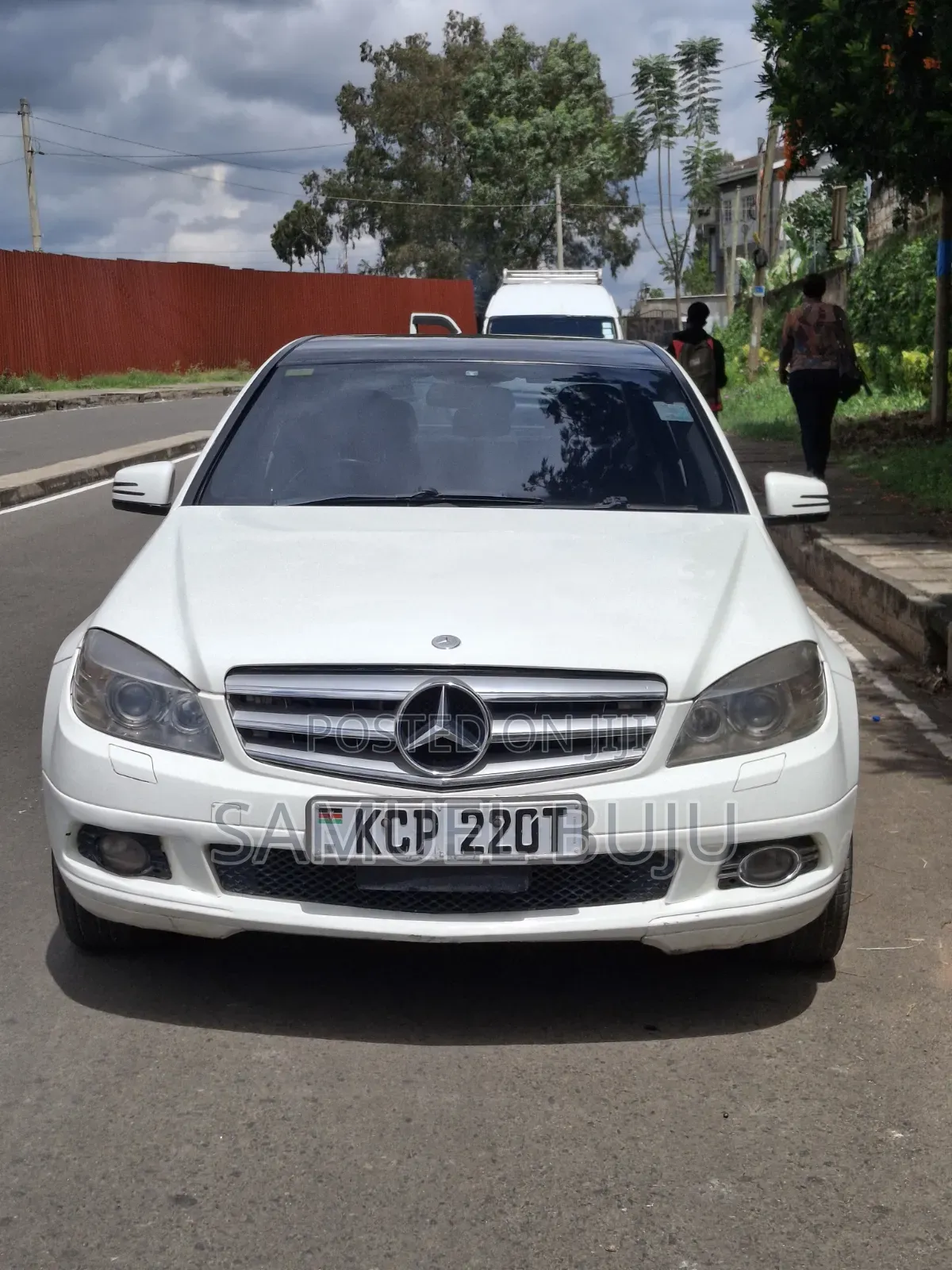 Mercedes-Benz C200 2011 Pearl