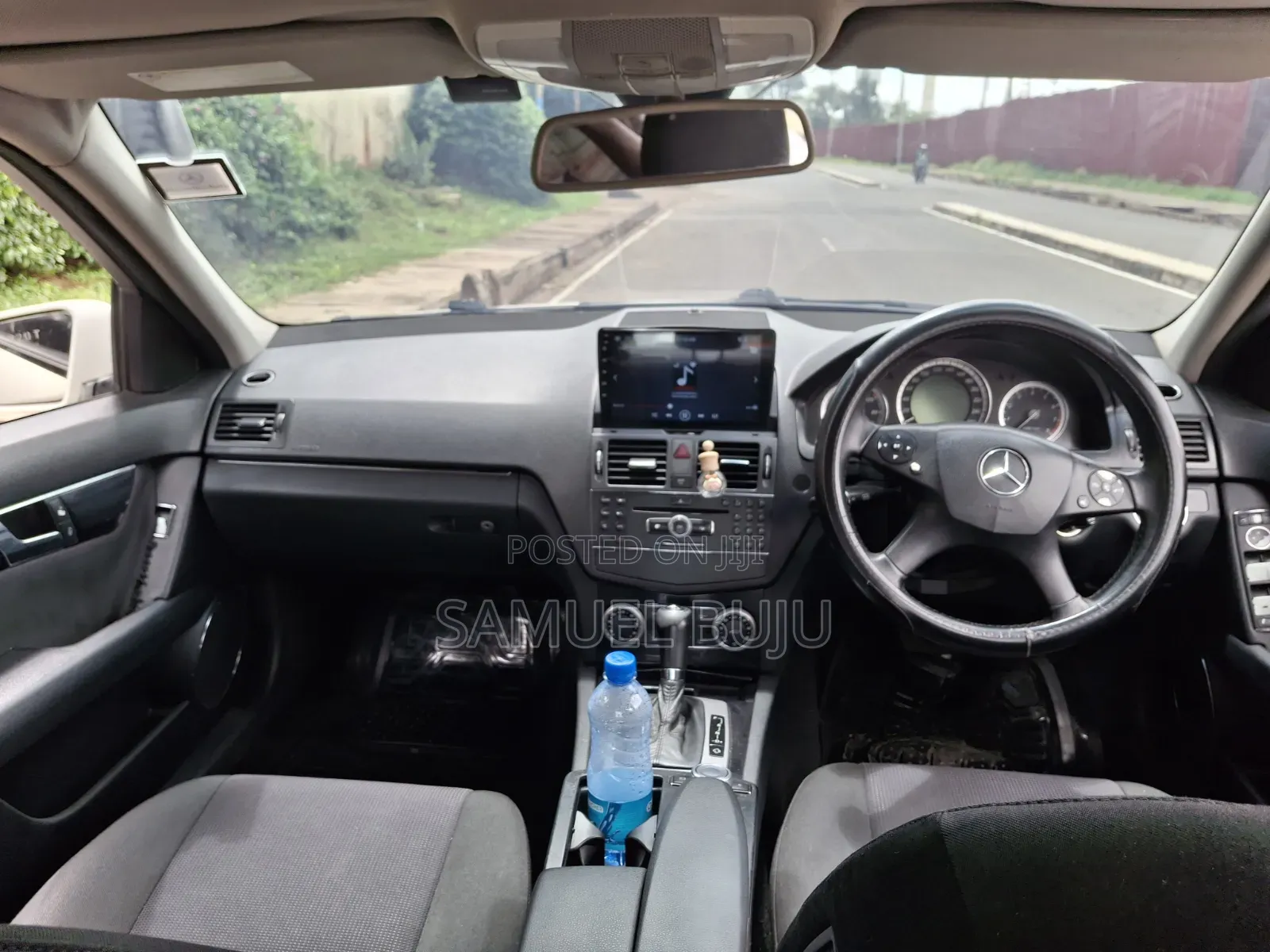 Mercedes-Benz C200 2011 Pearl