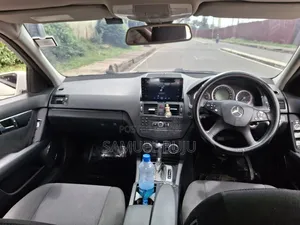Mercedes-Benz C200 2011 Pearl