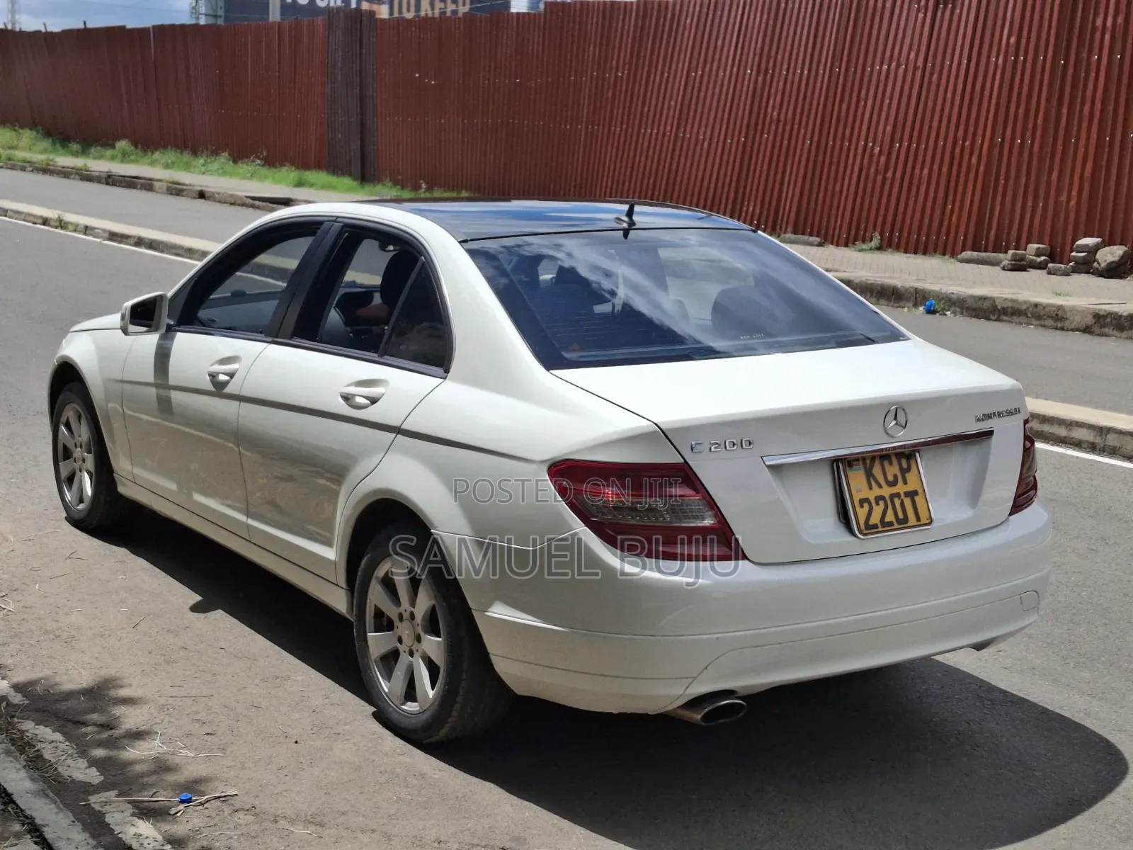 Mercedes-Benz C200 2011 Pearl