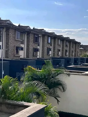 4bdrm Mansion in Gateway Mall Area for sale