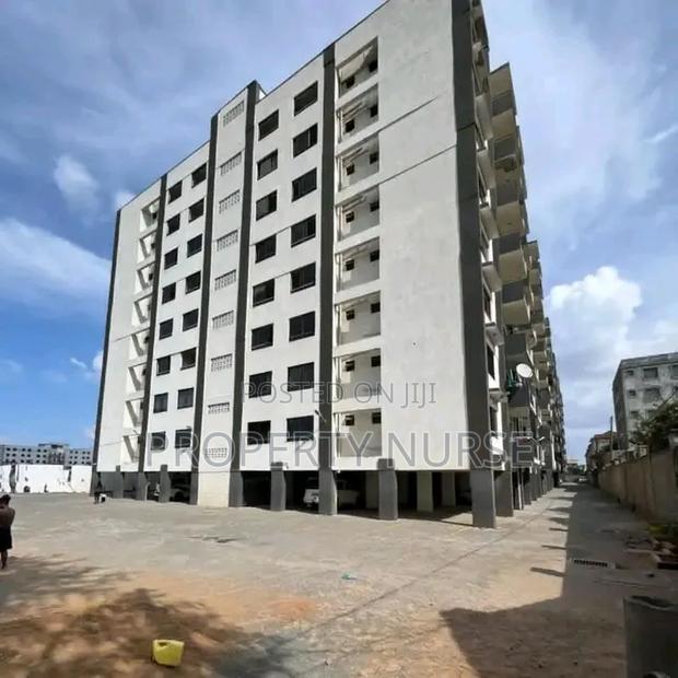 3bdrm Apartment in Gateway Mall Area for sale