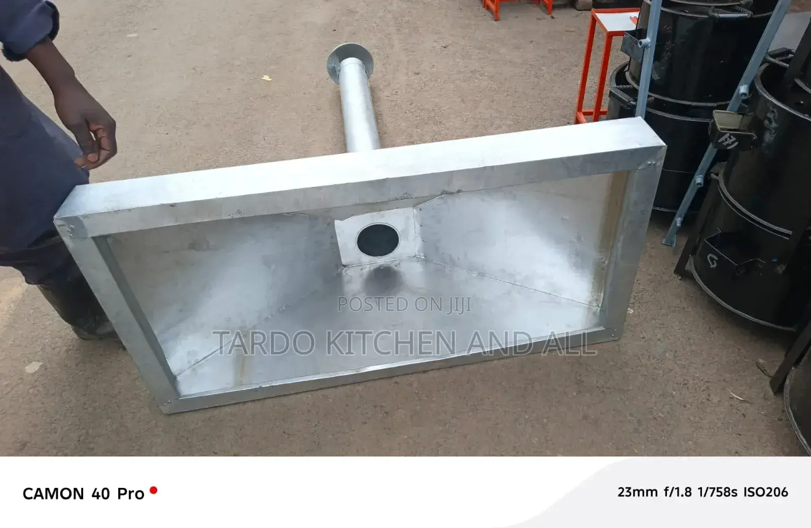 Kitchen Hood/Chimney