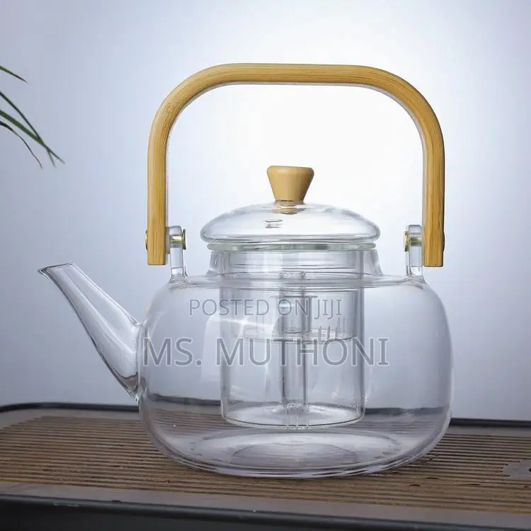 Borosilicate Glass Tea Kettle With Removable Infuser and Bamboo Handle