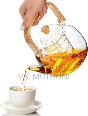 Borosilicate Glass Tea Kettle With Removable Infuser and Bamboo Handle