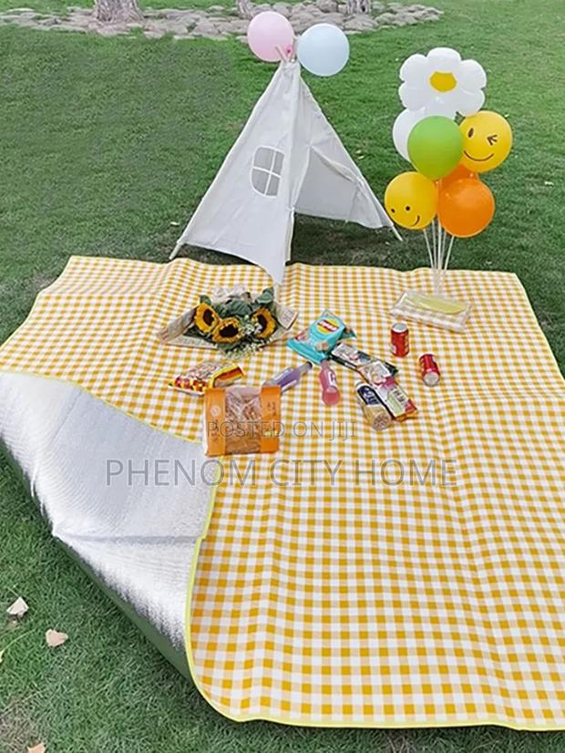 Waterproof Outdoor Picnic Mat - thumbnail 2
