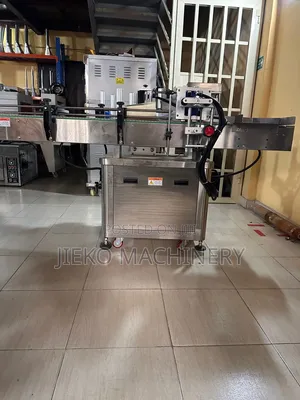 Automatic Round Bottle Labeling Machine | Rotary Type
