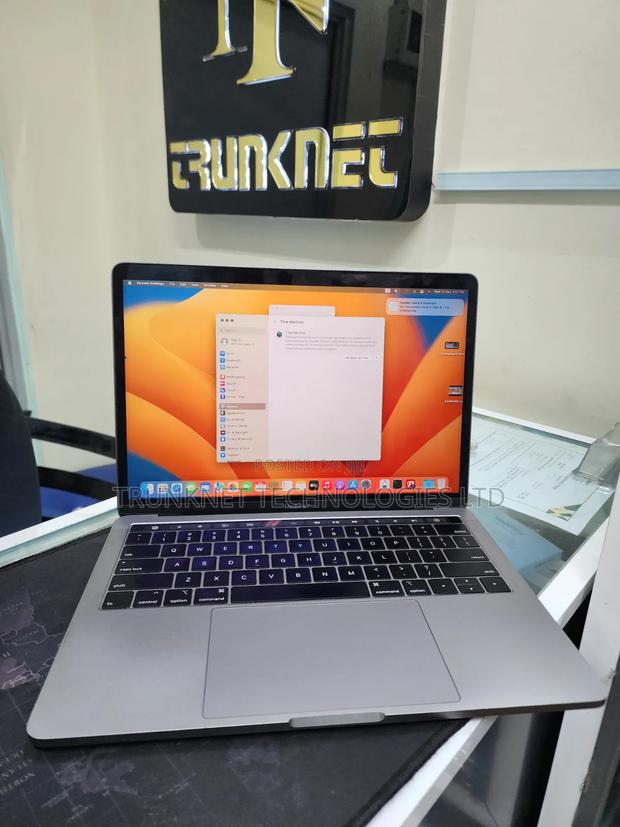 Laptop Apple MacBook Pro 2019 16GB Intel Core i7 SSD 256GB - thumbnail 4