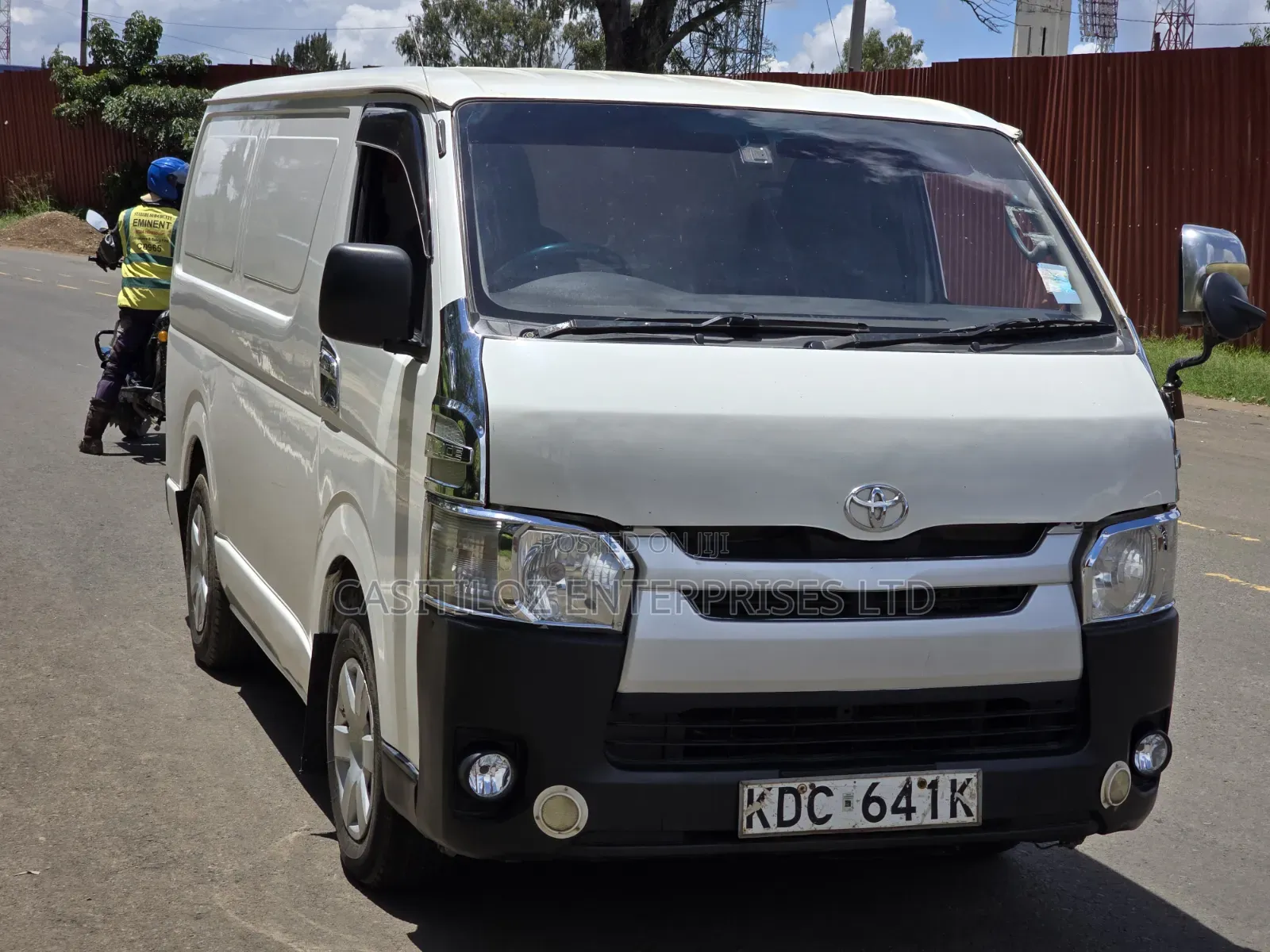 Toyota HiAce 2014 White