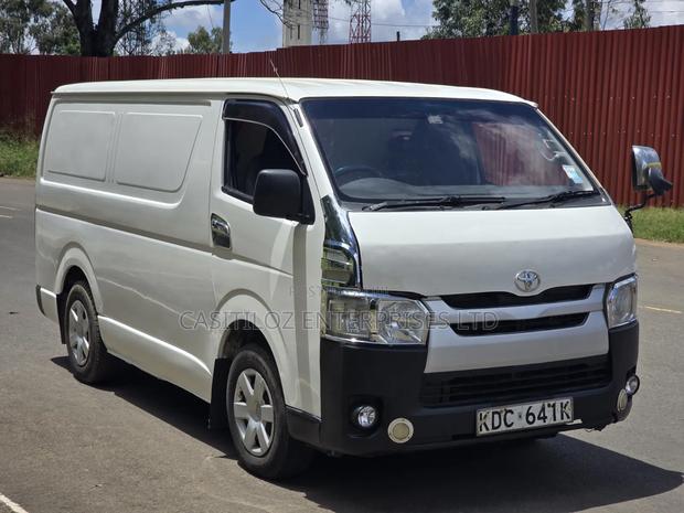 Toyota HiAce 2014 White - thumbnail 3