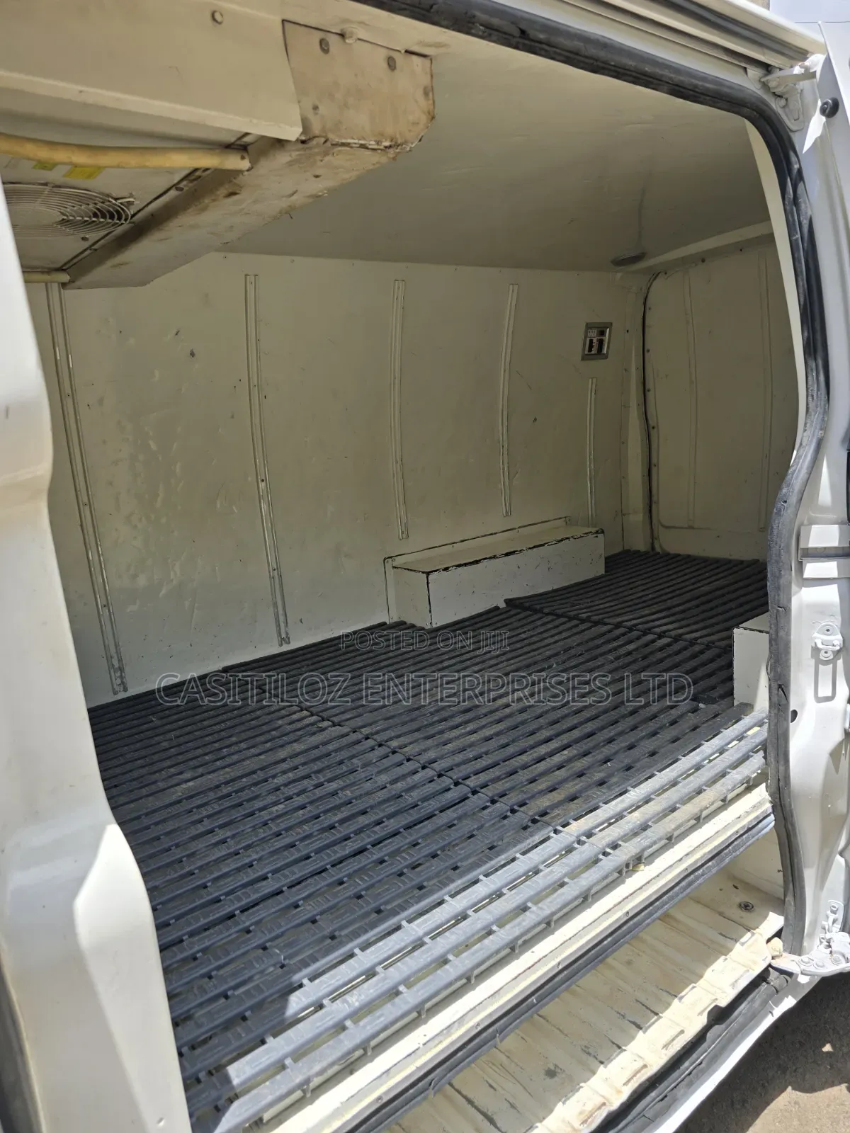 Toyota HiAce 2014 White
