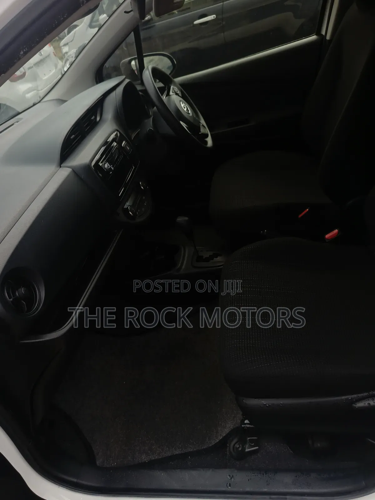 Toyota Vitz 2019 White