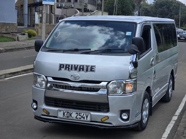 Toyota HiAce 2015 Silver