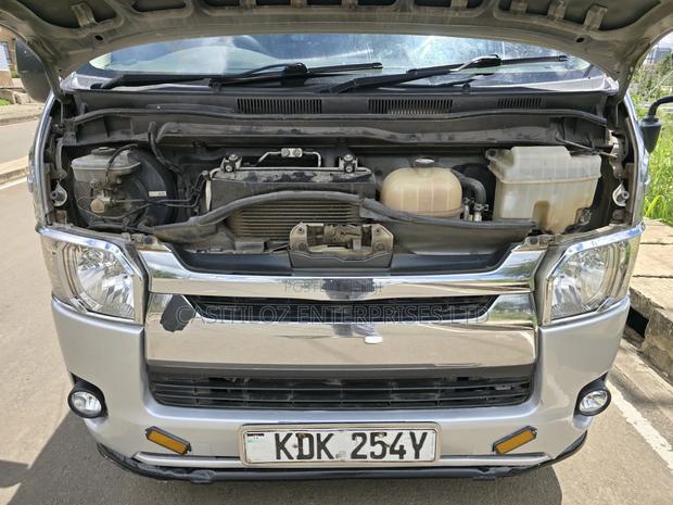 Toyota HiAce 2015 Silver - thumbnail 8