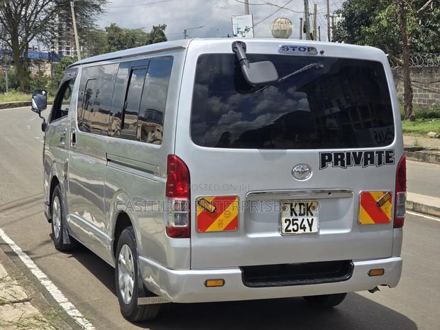 Toyota HiAce 2015 Silver - thumbnail 4