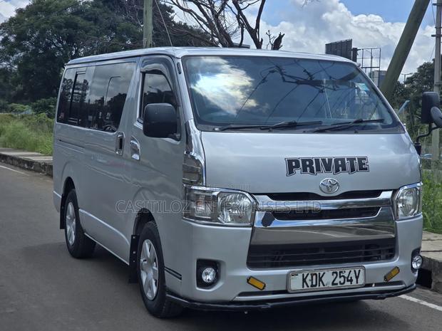 Toyota HiAce 2015 Silver - thumbnail 2