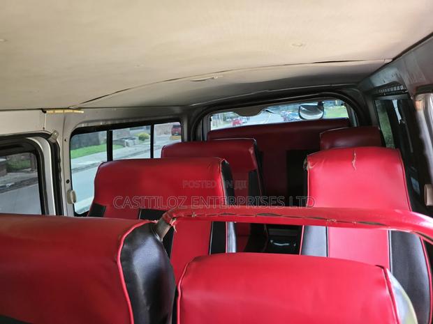 Toyota HiAce 2015 Silver - thumbnail 10