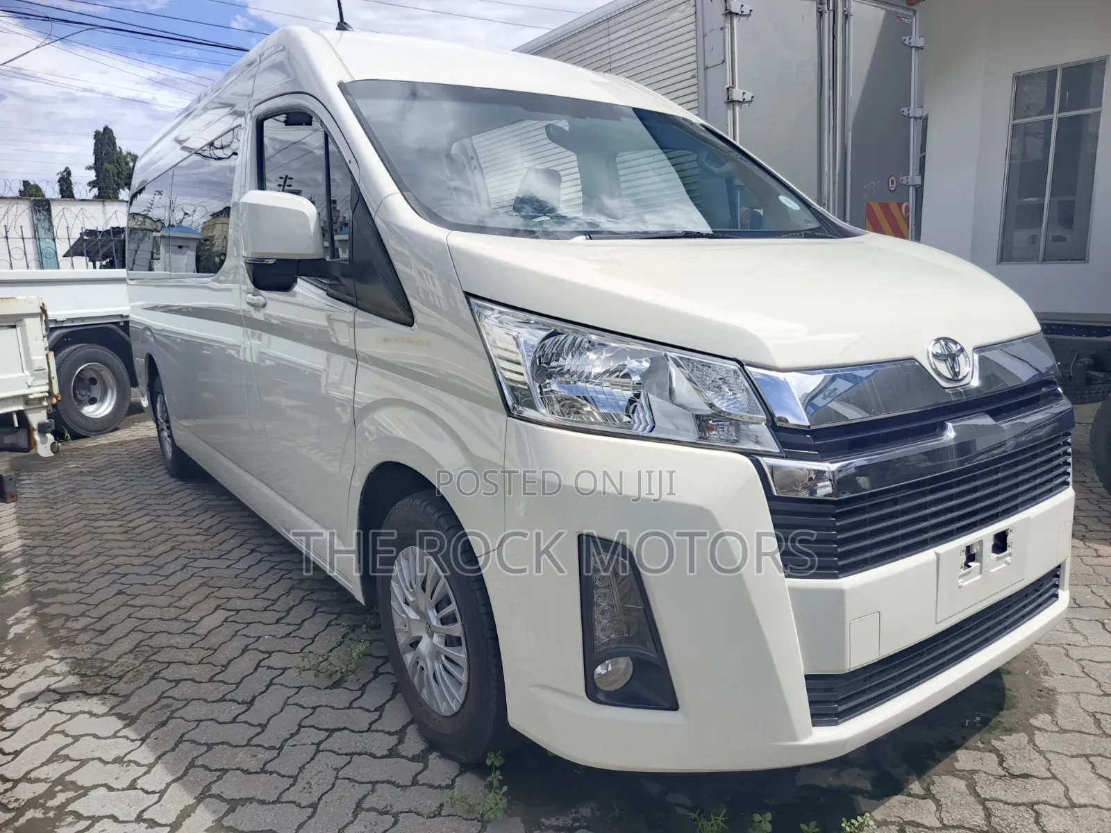 Toyota HiAce 2022 White