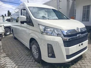 Toyota HiAce 2022 White