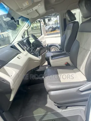 Toyota HiAce 2022 White