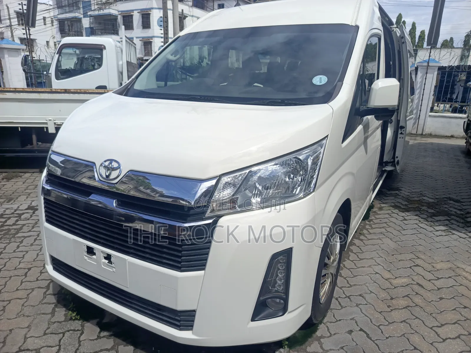 Toyota HiAce 2022 White