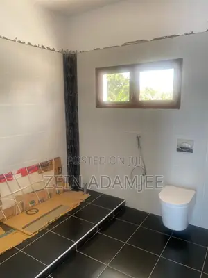 6bdrm Villa in Town Centre for sale