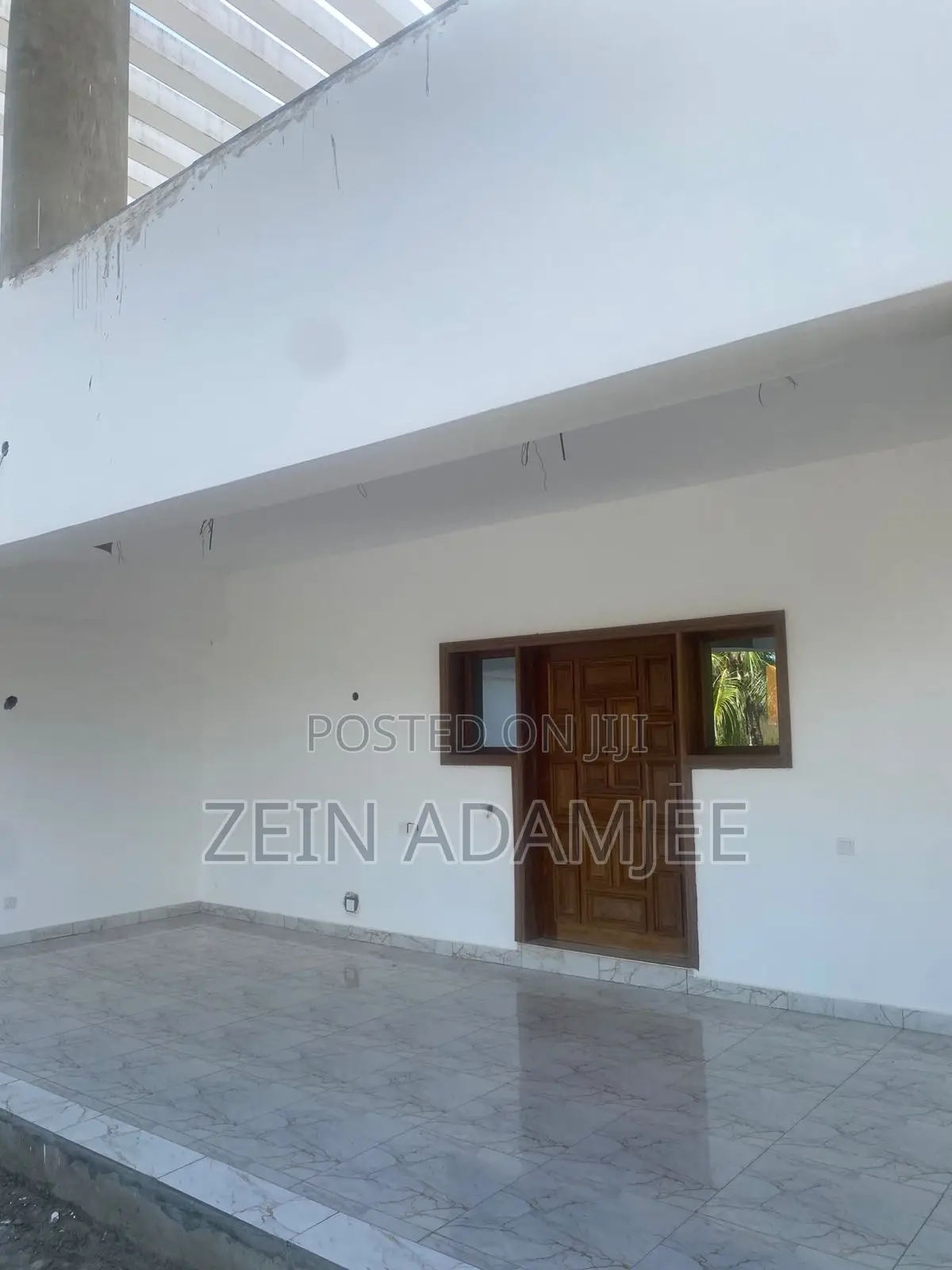 6bdrm Villa in Town Centre for sale