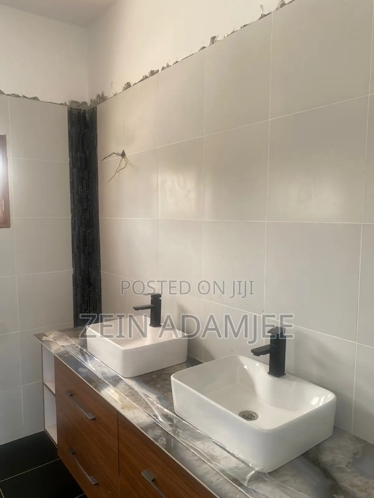 6bdrm Villa in Town Centre for sale