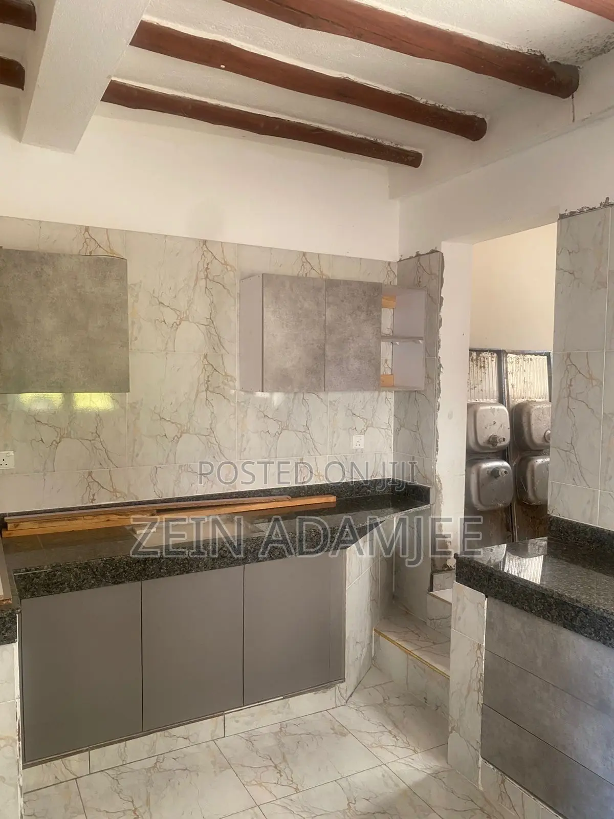 6bdrm Villa in Town Centre for sale