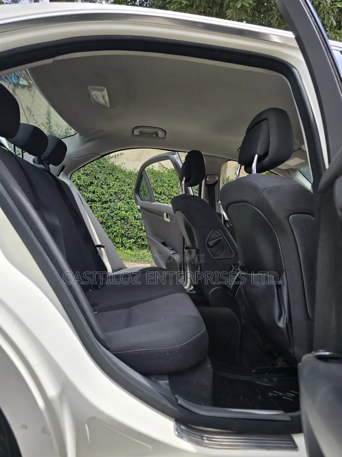 Mercedes-Benz C200 2011 White
