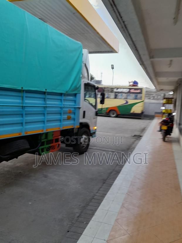 Lorry. NQR KDG 071r - thumbnail 3