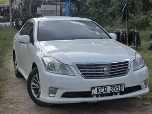 Toyota Crown 2011 White
