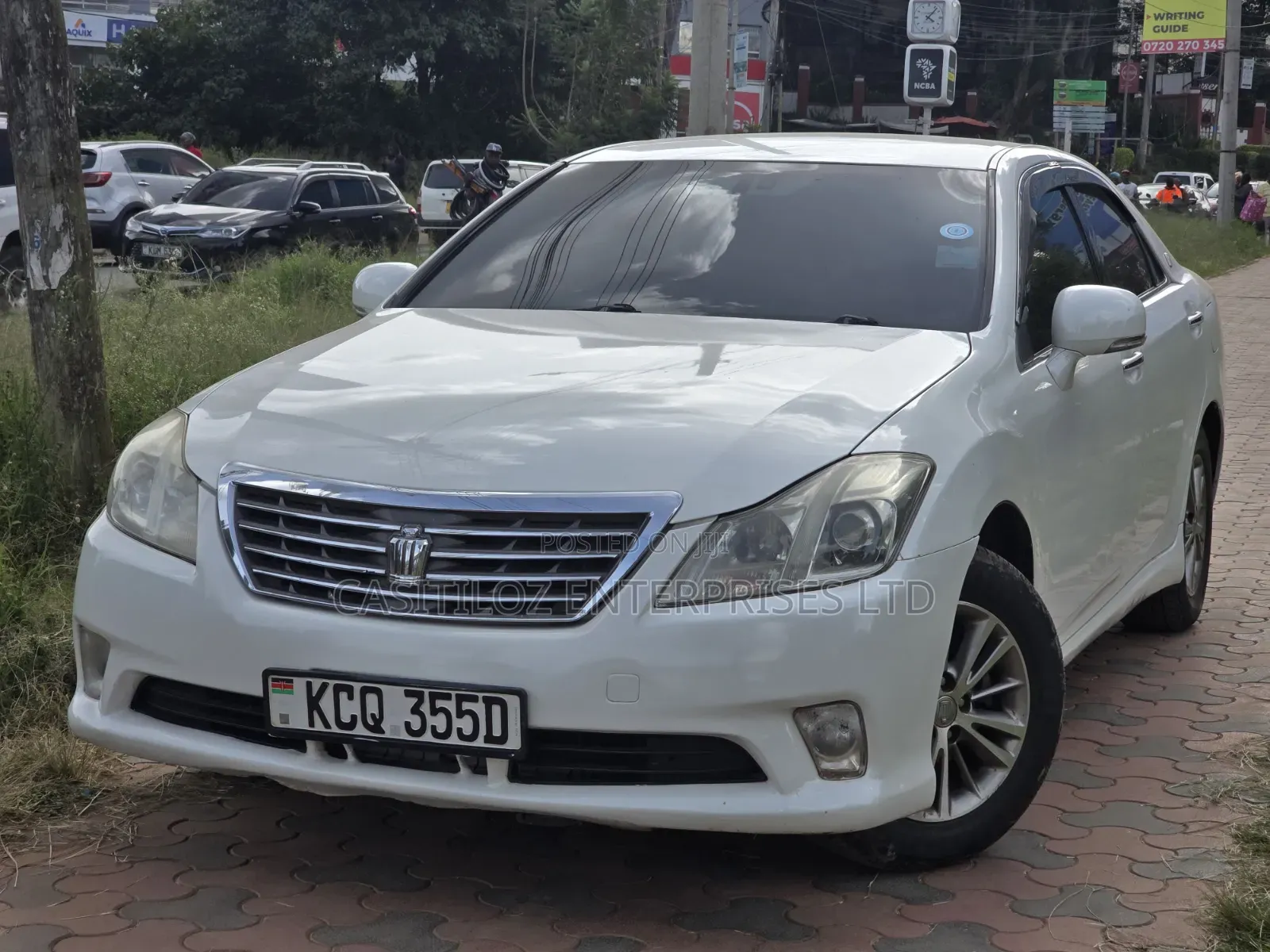 Toyota Crown 2011 White