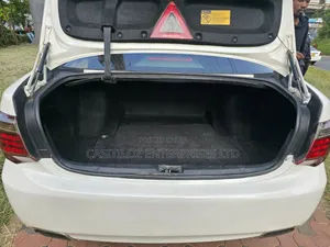 Toyota Crown 2011 White
