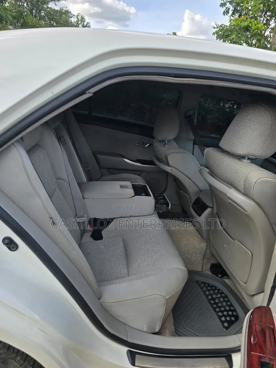 Toyota Crown 2011 White